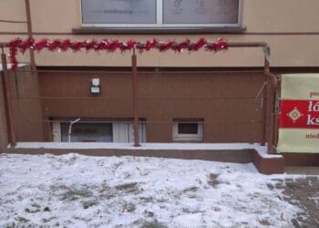 скралі банер