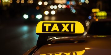 Как устроиться на работу в такси