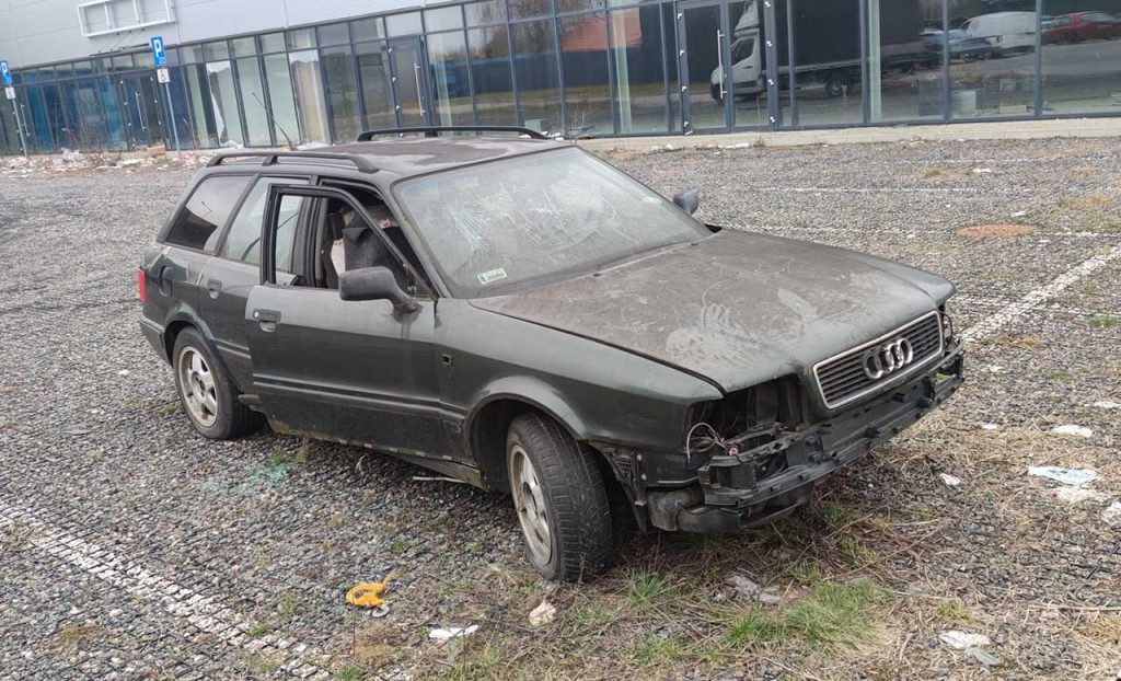 беларусы бросают автомобили на польской границе