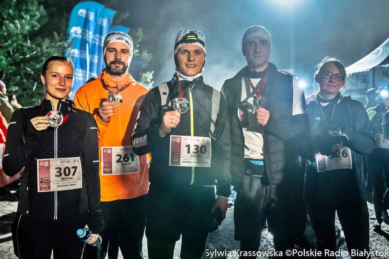 участники Забега памяти Сибири