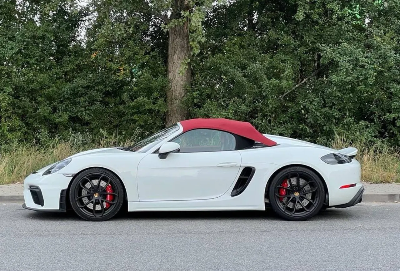 угнали Porsche