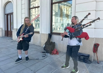 уличные музыканты в Варшаве